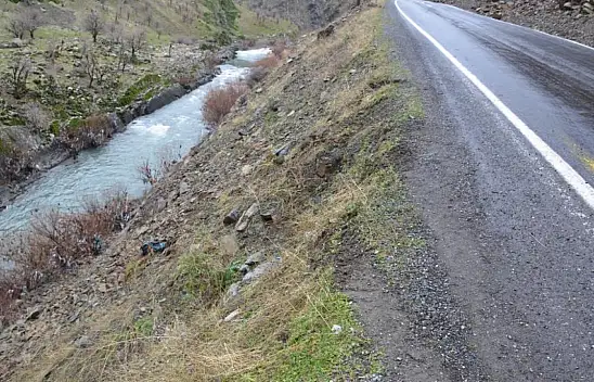 Habur Çayı'na düşen uzman çavuşu donmak üzereyken köylüler buldu