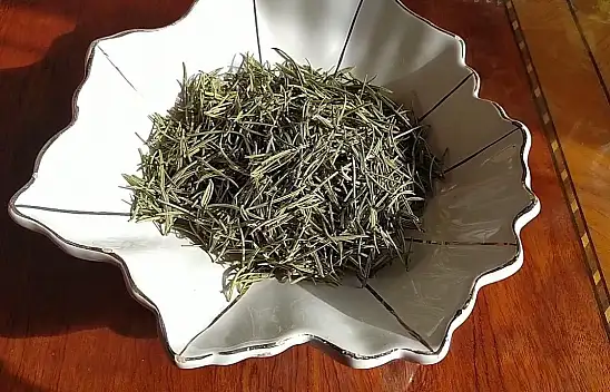 Hafızayı uçuşa geçiren bitki! 1 çay bardağ tüketildiğinde unutkanlığa iyi geliyor...