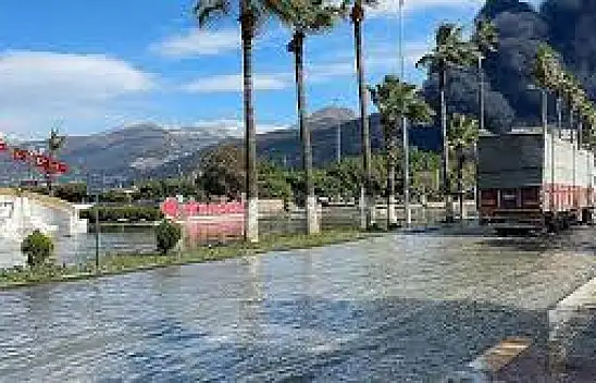 Hatay'da deniz seviyesi yükseldi