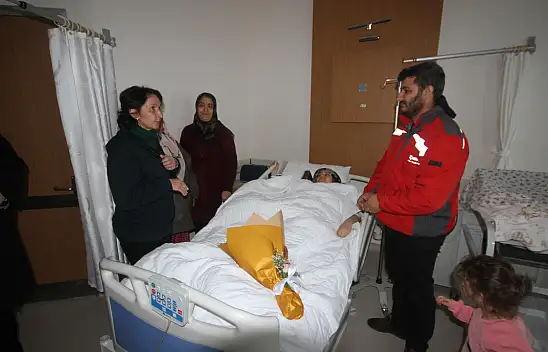 Hataylı aile Konya'da dünyaya gelen bebeklerinin buruk sevincini yaşadı