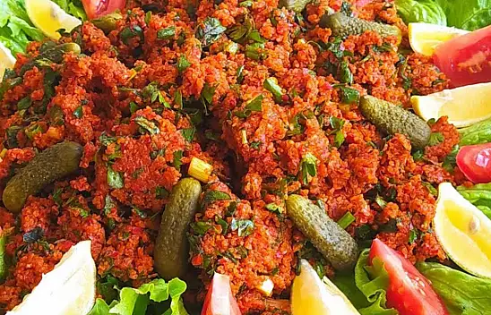 Hep yanlış yapmışız. Buyrun Antep usulü kısır tarifi.. Bu teknikle kısır asla sönmüyor