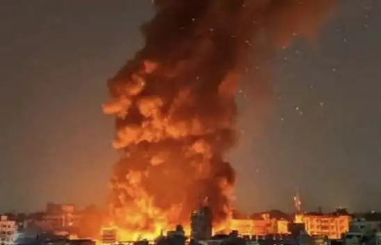  Hindistan'da havaalanında korkutan yangın