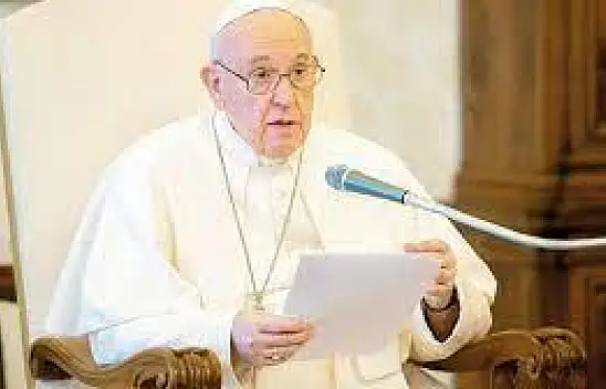 Papa Françesko, hastaneye kaldırıldı!