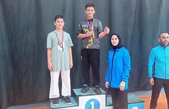 Hüma Okullarından Çifte Madalya