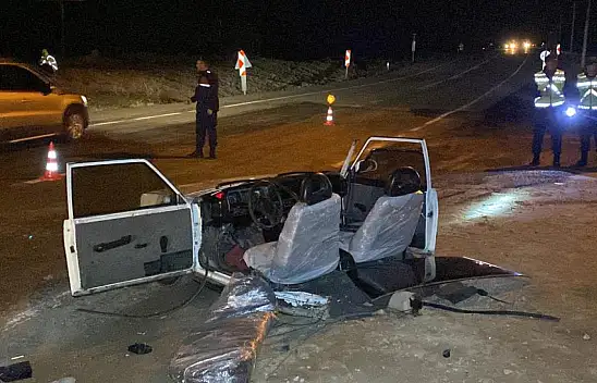 İkiye bölünen araçtan sağlam çıktılar