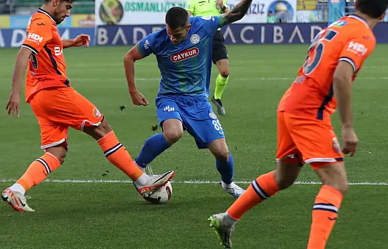 İlk yarıda gol yağmurunun olduğu maçı Karadeniz ekibi kazandı!