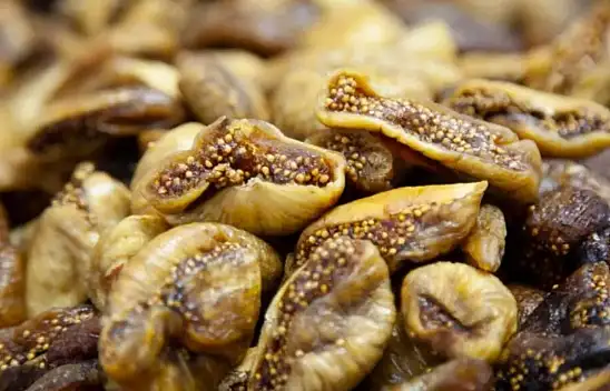 İncir nasıl kurutulur? Ne kararıyor, ne şekerleniyor.. Bu yöntemle inciri kurutun