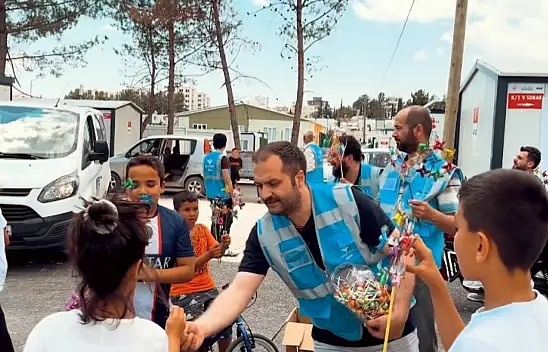 İnsan Vakfı Konya Şubesinden Adıyaman'daki, Depremzede Çocuklara Bayram hediyesi