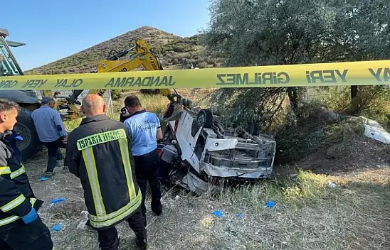  İşçileri taşıyan midibüs ile hafif ticari araç çarpıştı: 1 ölü, 35 yaralı