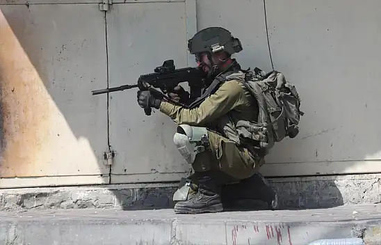 İsrail askerleri Batı Şeria'da yaralılara ulaşmak isteyen ambulanslara geçit vermedi