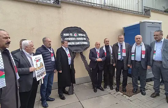 İsrail'in Ankara Büyükelçiliği Rezidansı'na siyah çelenk bırakıldı