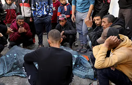 İsrail ordusu insani yardım bekleyen Filistinlileri öldürdü!