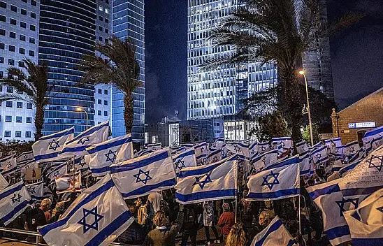 İsraililer yine meydanlara indi