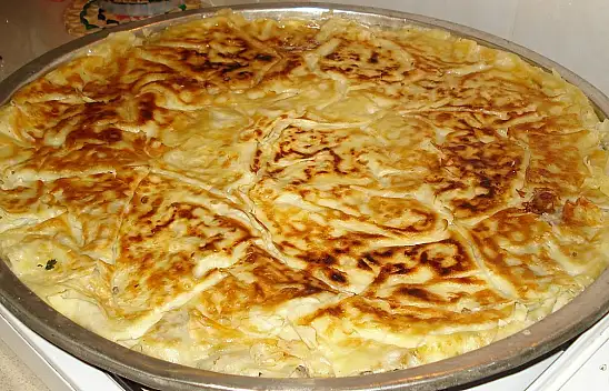 İşte Konya'nın vazgeçilmez dillere destan lezzeti: Su böreği malzemeleri ve yapımı!