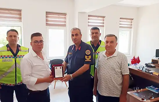 Jandarmanın radarına giren iyilik hareketi ödülsüz kalmadı