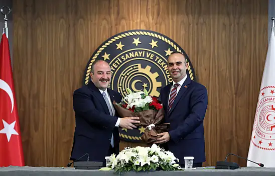 Kacır,  Sanayi ve Teknoloji Bakanlığını devraldı