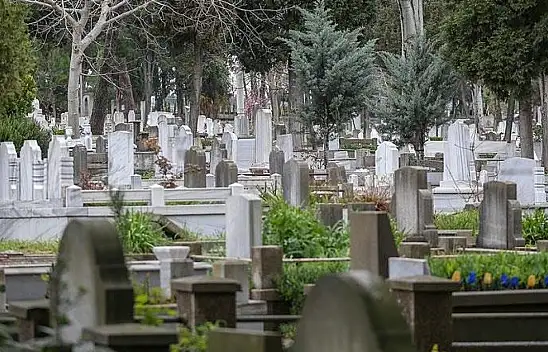 Kahramanmaraş'ta ki mezarlıklara zarar verdi