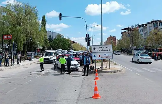 Kalp krizi geçirdi, 6 araç ve 2 yayaya çarptı