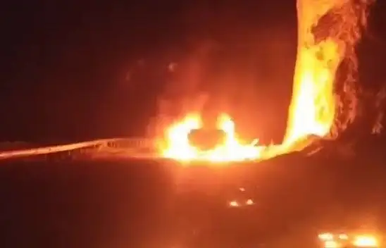 Karabük'te seyir halindeki tırın dorsesi alevlere teslim oldu