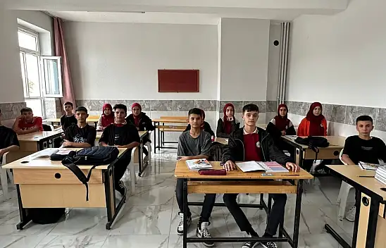 Karapınar'da 10 bin 250 öğrenci için ders zili çaldı