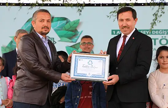 Karatay'ın okulları Başkan Kılca'dan ödül aldı