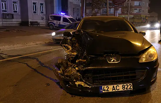 Kaza yaptı, otomobilini bırakıp kaçtı