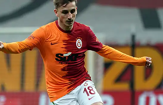 Kerem Aktürkoğlu Hat Trick yaptığı topu depremzedelere bağışladı
