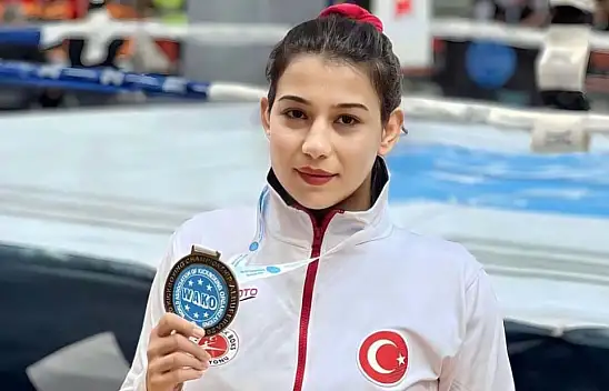 Kick boksta Sabriye Gür Dünya 3.sü oldu!