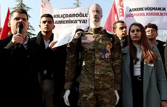 Kılıçdaroğlu'na ABD üniforması giydirdiler