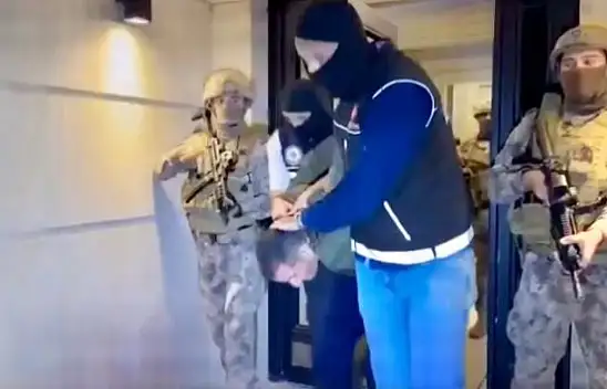 Kırmızı bültenle aranan uyuşturucu baronu Arnavutluk'a teslim ediliyor