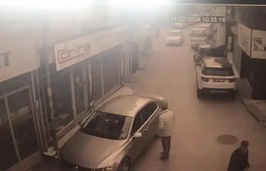 Kıskançlık krizi rehin almakla son buldu