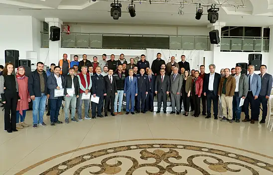 Konya Akşehir İlçe Belediye Başkanı Salih Akkaya, belediye personeli ile bayramlaştı