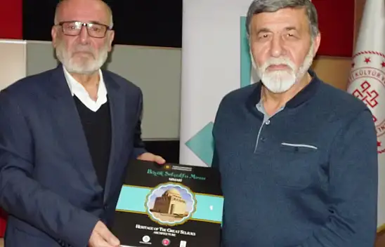 Konya Aydınlar Ocağı'nda Mevlana, Mesnevi ve Kur'an konuşuldu!