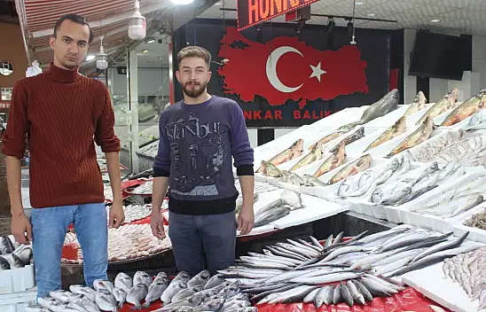 Konya balık hali şenlendi: Fiyatlar 50 TL'den başlıyor!