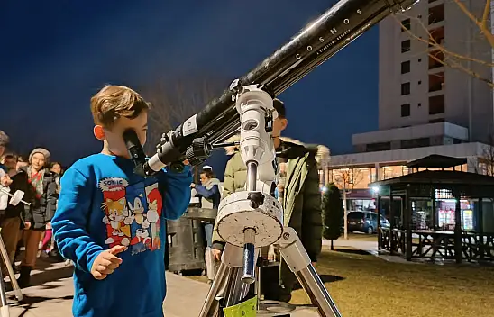Konya Bilim Merkezi depremzede çocuklara moral veriyor