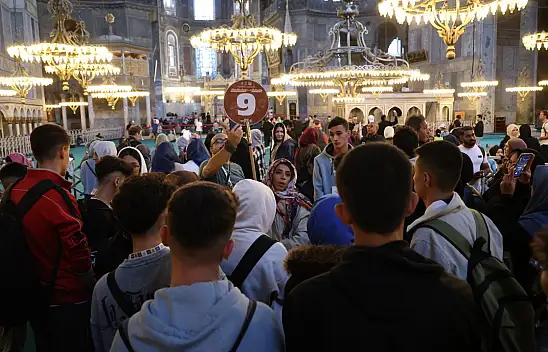 Konya Büyükşehir Belediyesi: öğrencileri İstanbul'a götürüyor