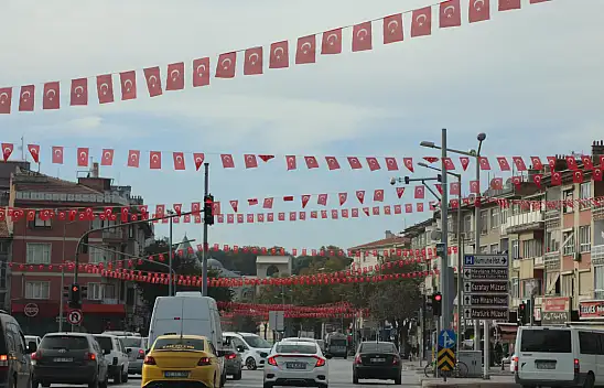 Konya Büyükşehir Konya  Caddelerini şanlı Bayrağımızla donattı