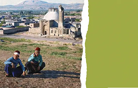 Konya'da 121 Yıl Önce Çekilmiş Bir Fotoğraf Sosyal Medyada Yoğun İlgi Gördü