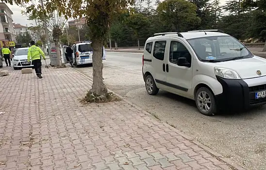 Konya'da annesinden elinden kurtulan çocuk yola fırladı! Aracın çarptığı çocuk yaralandı!..