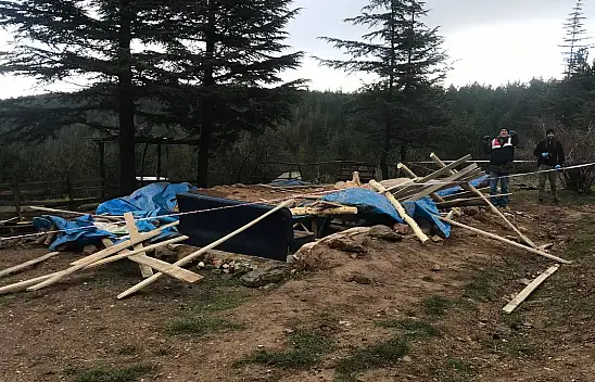 Konya'da baraka yıkıldı! 1 kişi yaşamını yitirdi, 3 kişi yaralandı!