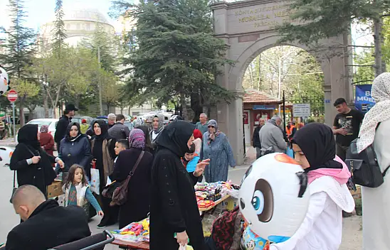 Konya'da bayram öncesi mezarlıklarda yoğunluk oluştu