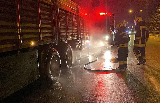 Konya'da bir tır yanmaktan son anda kurtuldu