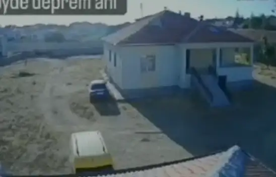 Konya'da deprem anı kameralara yansıdı! İşte o görüntüler...