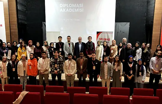 Konya'da diplomasi akademisi başlıyor!