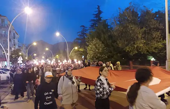 Konya'da Engelliler Haftasına farkındalık yaratmak için fener alayı düzenlendi.