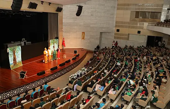 Konya'da Filistin Hakkında Konuşmalıyız tiyatro oyunu büyük beğeni topladı!