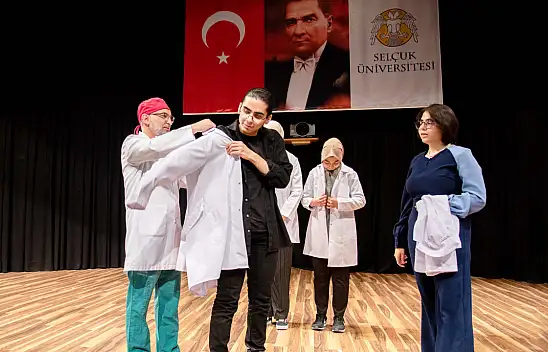 Konya'da geleceğin hekimleri beyaz önlüklerini giydi!