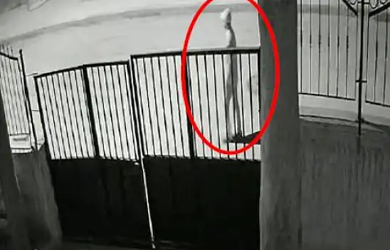 Konya'da hırsız girdiği evde ev sahibini bıçakladı: Emniyetten kaçamadı!