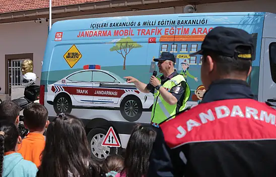 Konya'da jandarma ekiplerinden öğrencilere eğitim