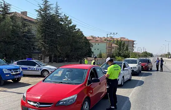 Konya'da jandarma ve polisin ilçe denetimleri sürüyor